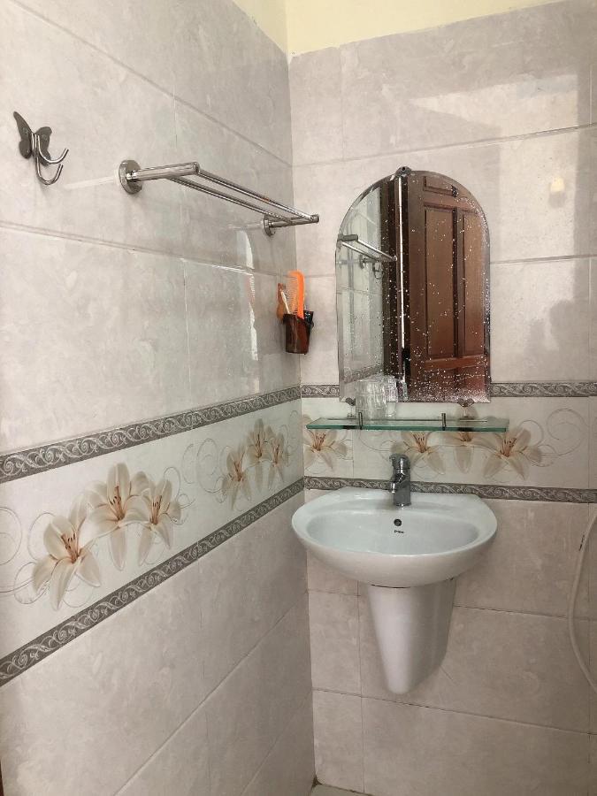 Hoang Gia Bao Hotel Kon Tum Экстерьер фото