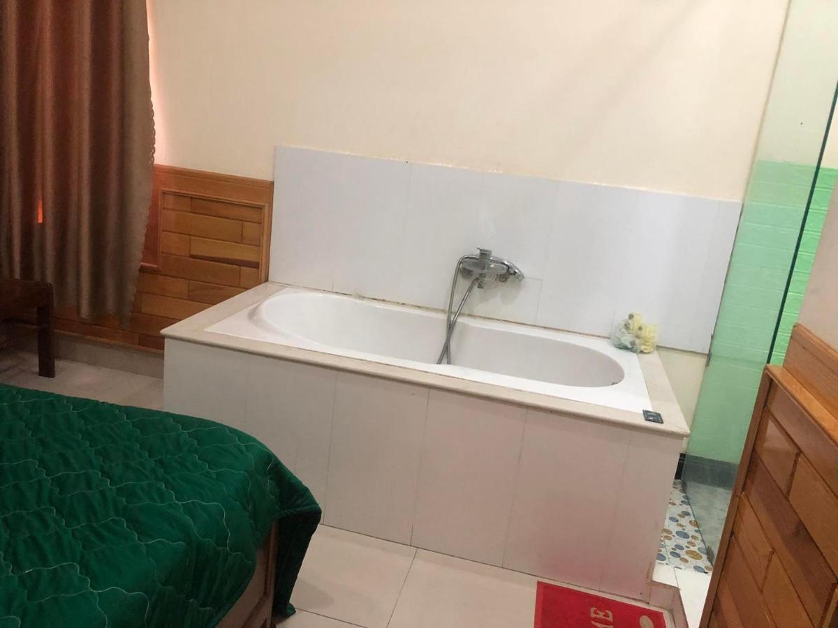 Hoang Gia Bao Hotel Kon Tum Экстерьер фото