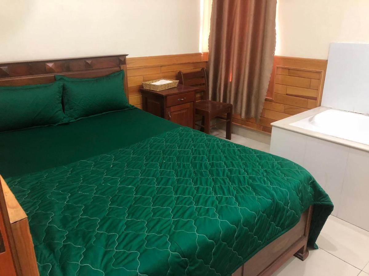 Hoang Gia Bao Hotel Kon Tum Экстерьер фото